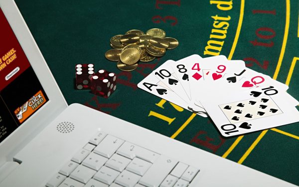 Unlocking the Reasons Why Many Gamblers Hate Land Based Casinos